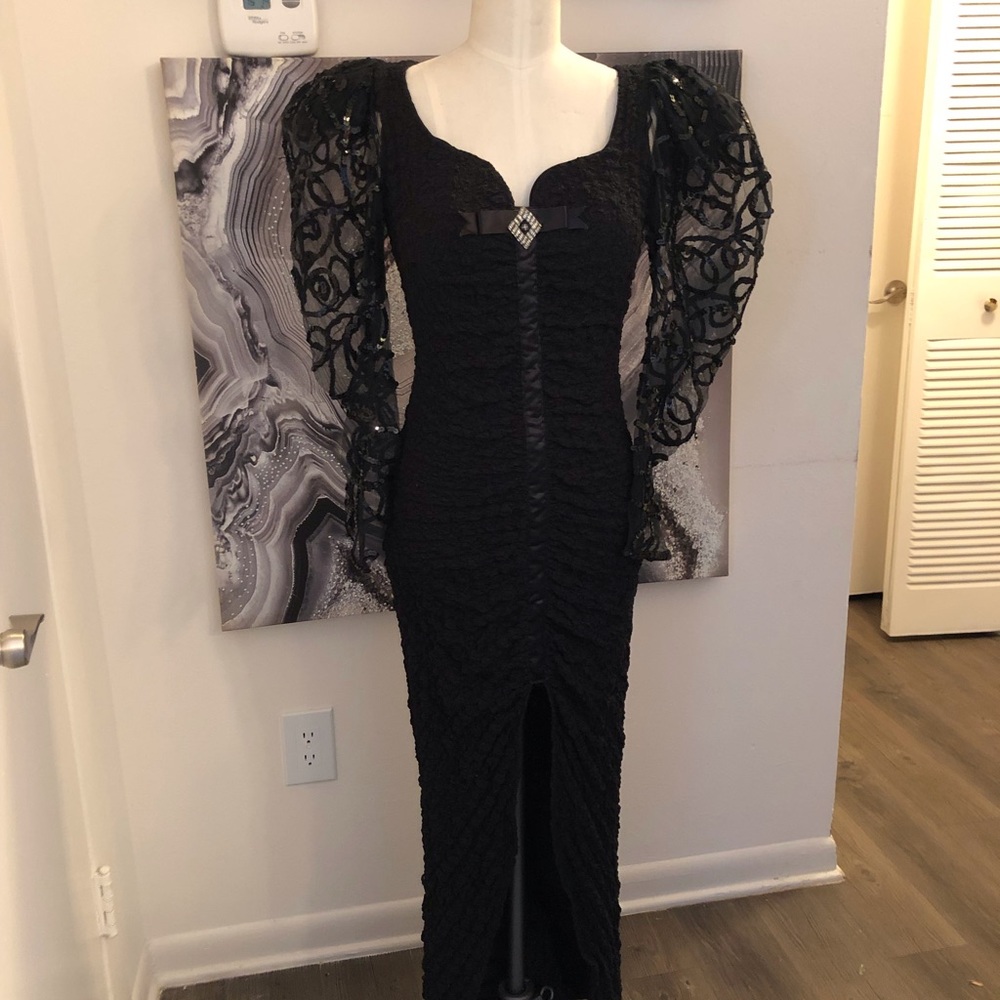 Costume/black dress